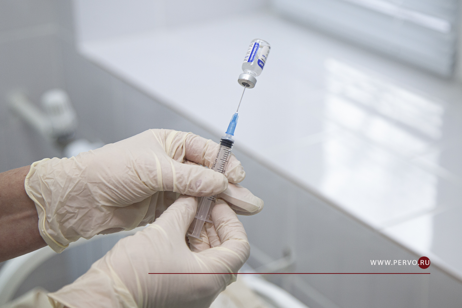 Первоуральская городская больница получила 2 тысячи доз вакцины от COVID-19