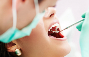 Исследования: проблемы с зубами влияют на восприятие людей друг другом.