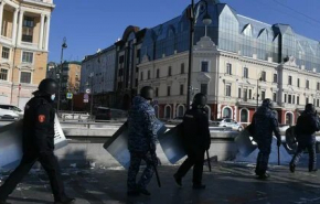 В Хабаровске и Владивостоке произведены задержания на акциях протеста
