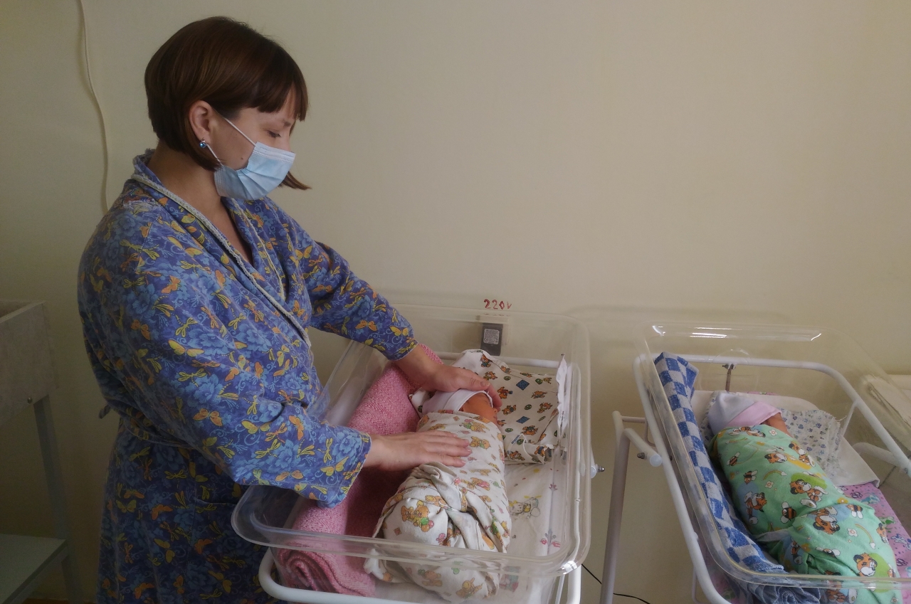 Торжественная выписка первой в этом году «двойни» прошла в Первоуральской больнице