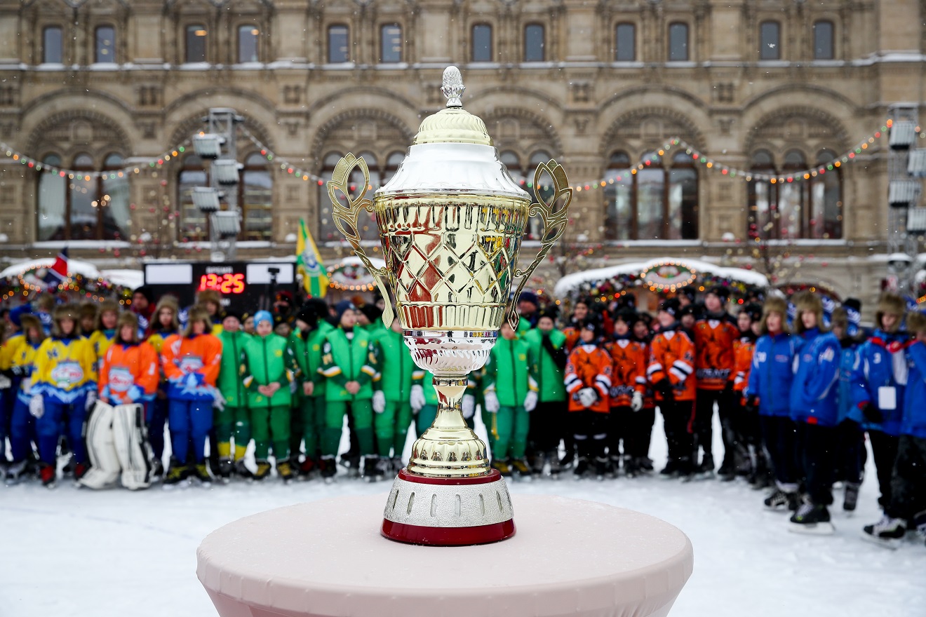 кубок патриарха по хоккею с мячом. турнир патриарха. красная площадь. губок патриарха москва хоккей с мячом. турнир патриарха.