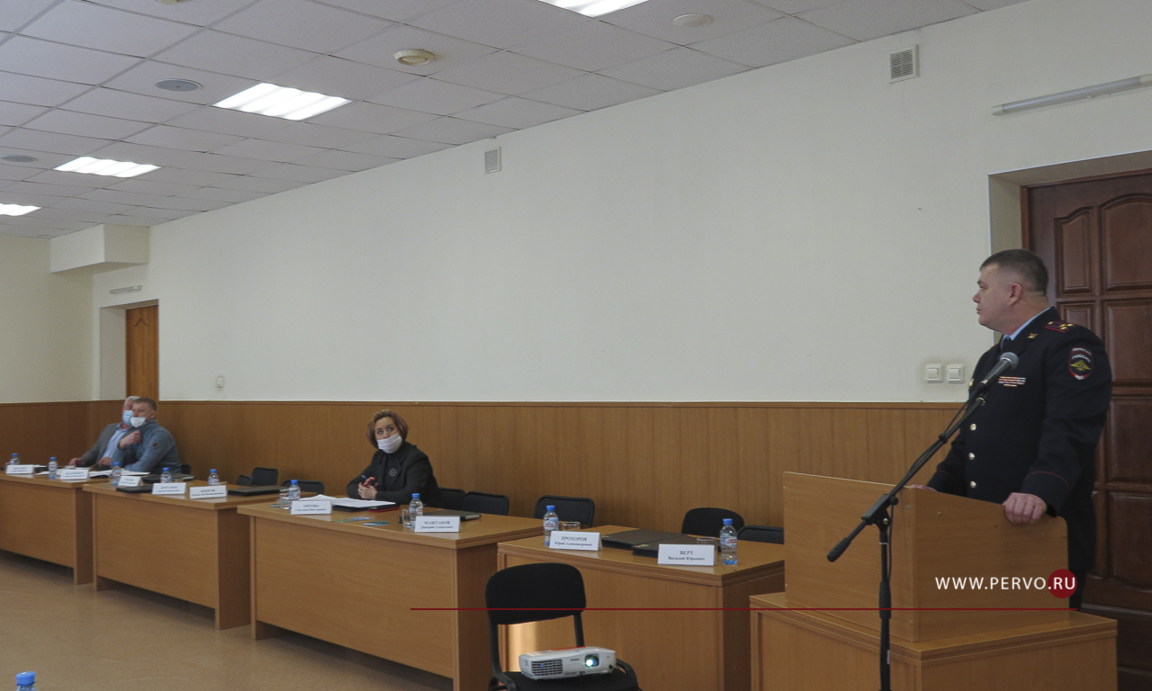 Депутаты заслушали врио начальника отдела МВД