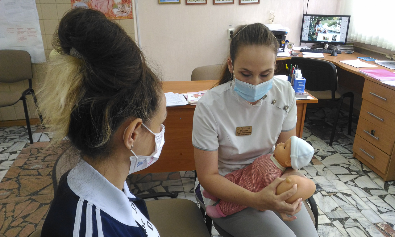В Первоуральской больнице открылась Школа осознанного родительства