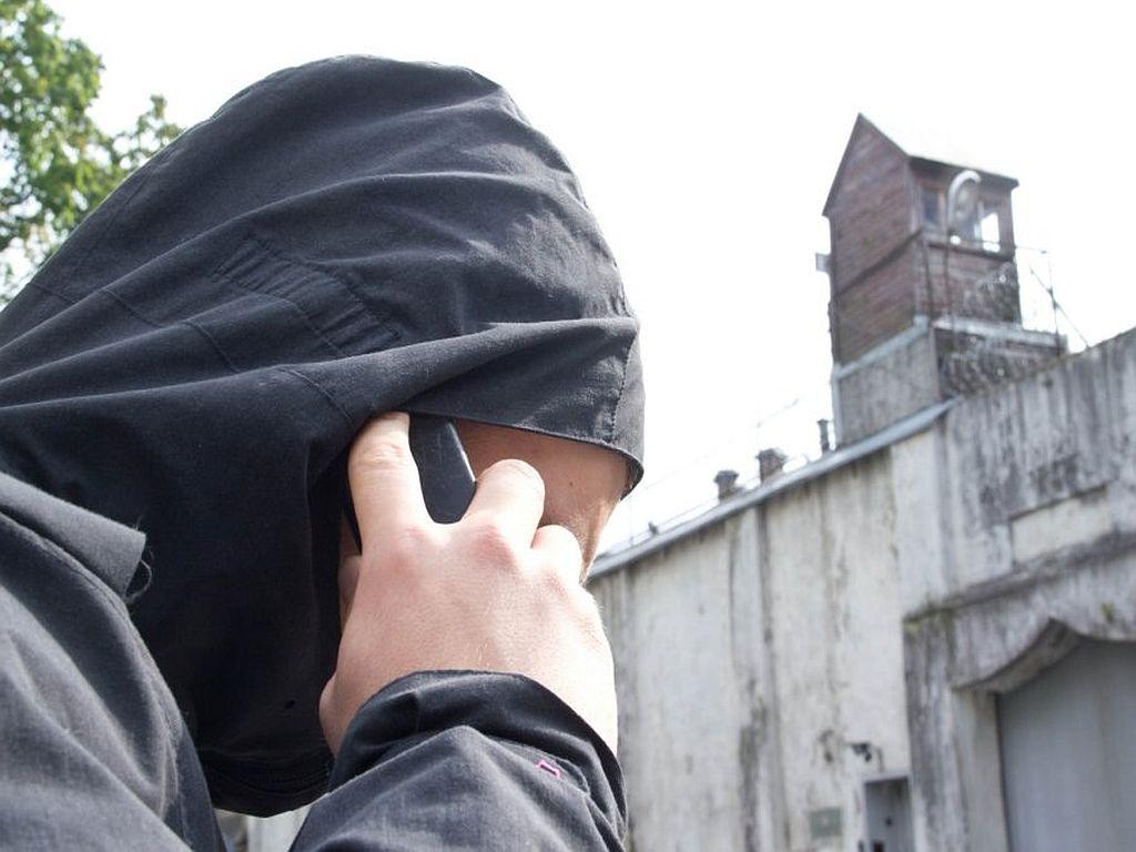 Совфед одобрил закон о блокировке сотовой связи в тюрьмах