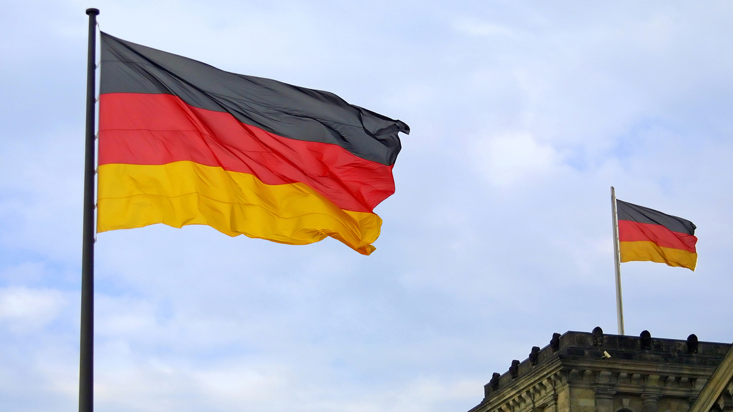 Власти Германии договорились о смягчении ограничений по COVID-19