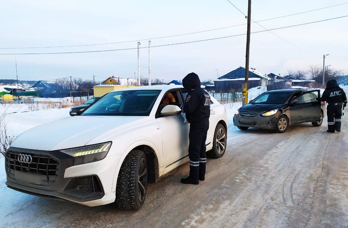 20 нарушений правил перевозки детей выявили утром сотрудники ГИБДД