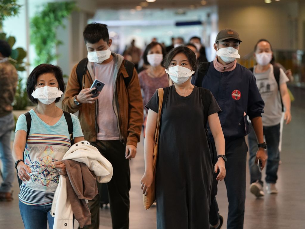 Эпидемиолог предрекла годы ношения масок