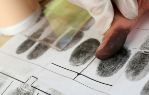 МВД не будет хранить отпечатки пальцев россиян до 100 лет