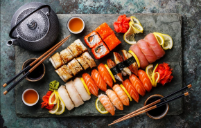 Доставка суши на дом от знаменитого онлайн-ресторана Суши Мастер в Хабаровске