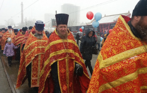 В Екатеринбурге отменили пасхальный крестный ход