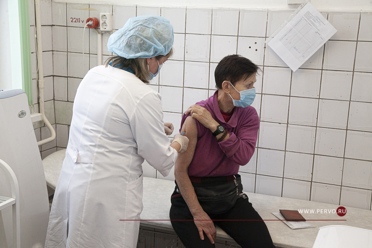 Почти 11 тысяч первоуральцев прошли полную вакцинацию от COVID-19