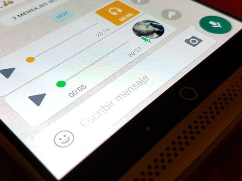 В WhatsApp появилась новая функция быстрого прослушивания голосовых сообщений