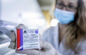 В Кремле прокомментировали идею обязательной вакцинации от коронавируса