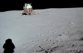В Роскосмосе подсчитали стоимость полета человека на Луну