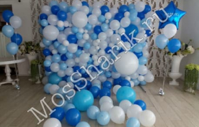 Синие воздушные шары - универсальный вариант украшения