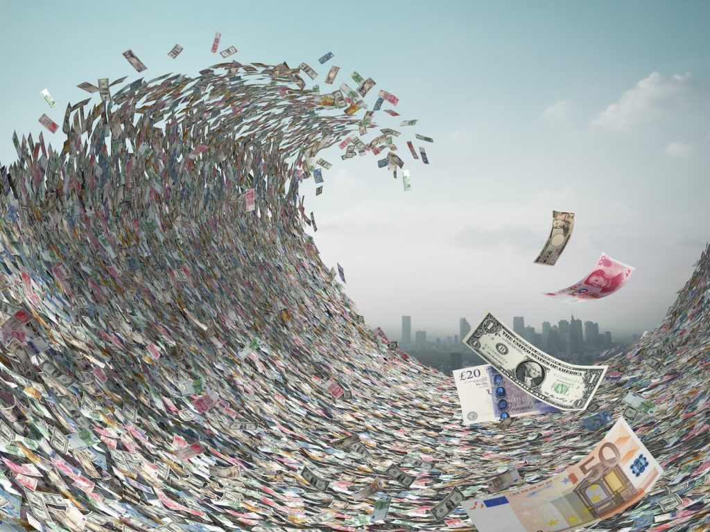 Деньги и море