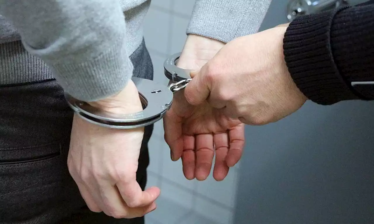 Полиция изъяла 50 пакетов с мефедроном в Екатеринбурге