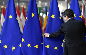 ЕС разрешит привитым от COVID-19 свободные поездки внутри блока
