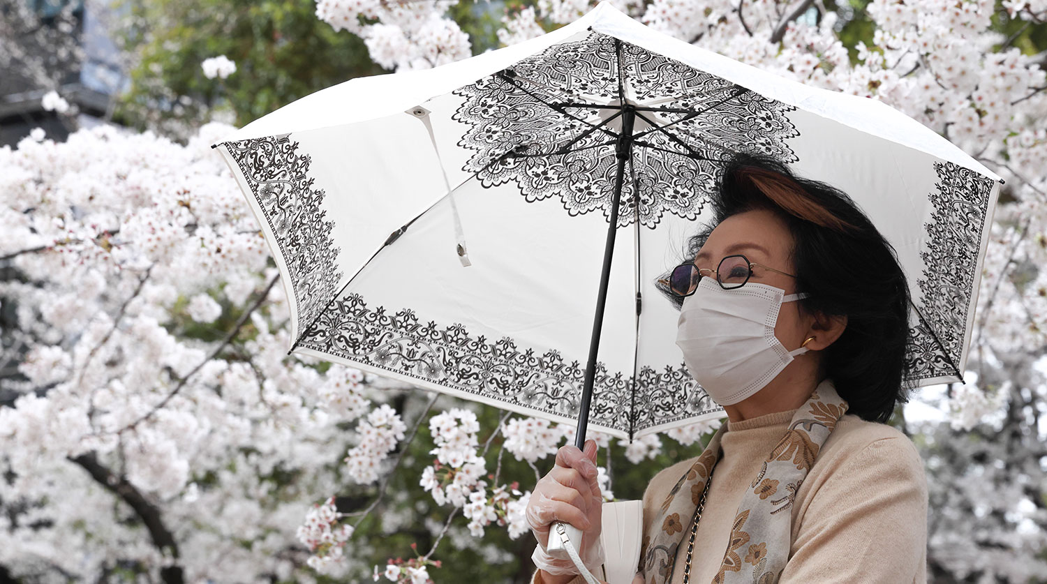В Токио вводят режим ЧС из-за коронавируса