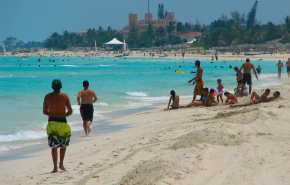 Застрявшая на Кубе гражданка России пожаловалась на грубое отношение к туристам