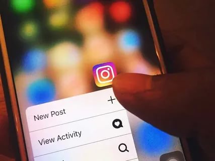 Instagram будет блокировать пользователей, которые не укажут на своей странице возраст