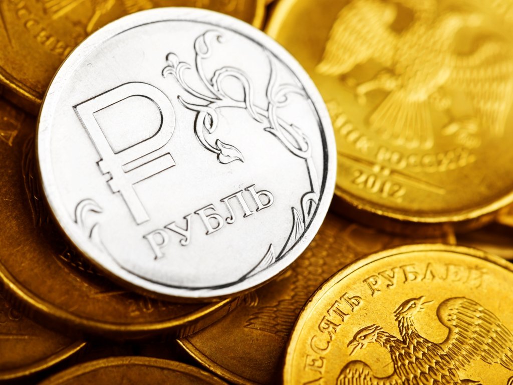 Рубль вошел в топ-20 валют впервые с 2016 года