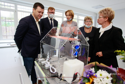 В Первоуральске открылся первый естественно-научный центр для будущих медиков