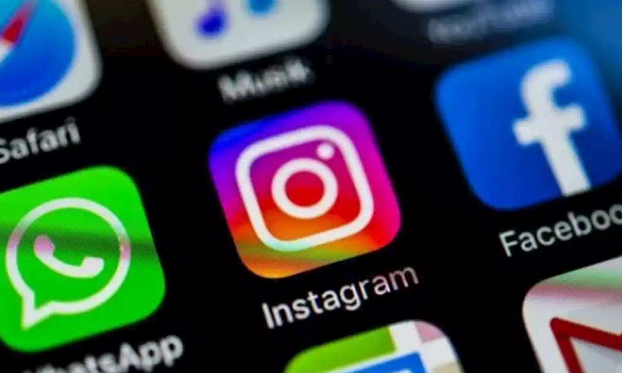В работе WhatsApp, Facebook и Instagram произошел сбой
