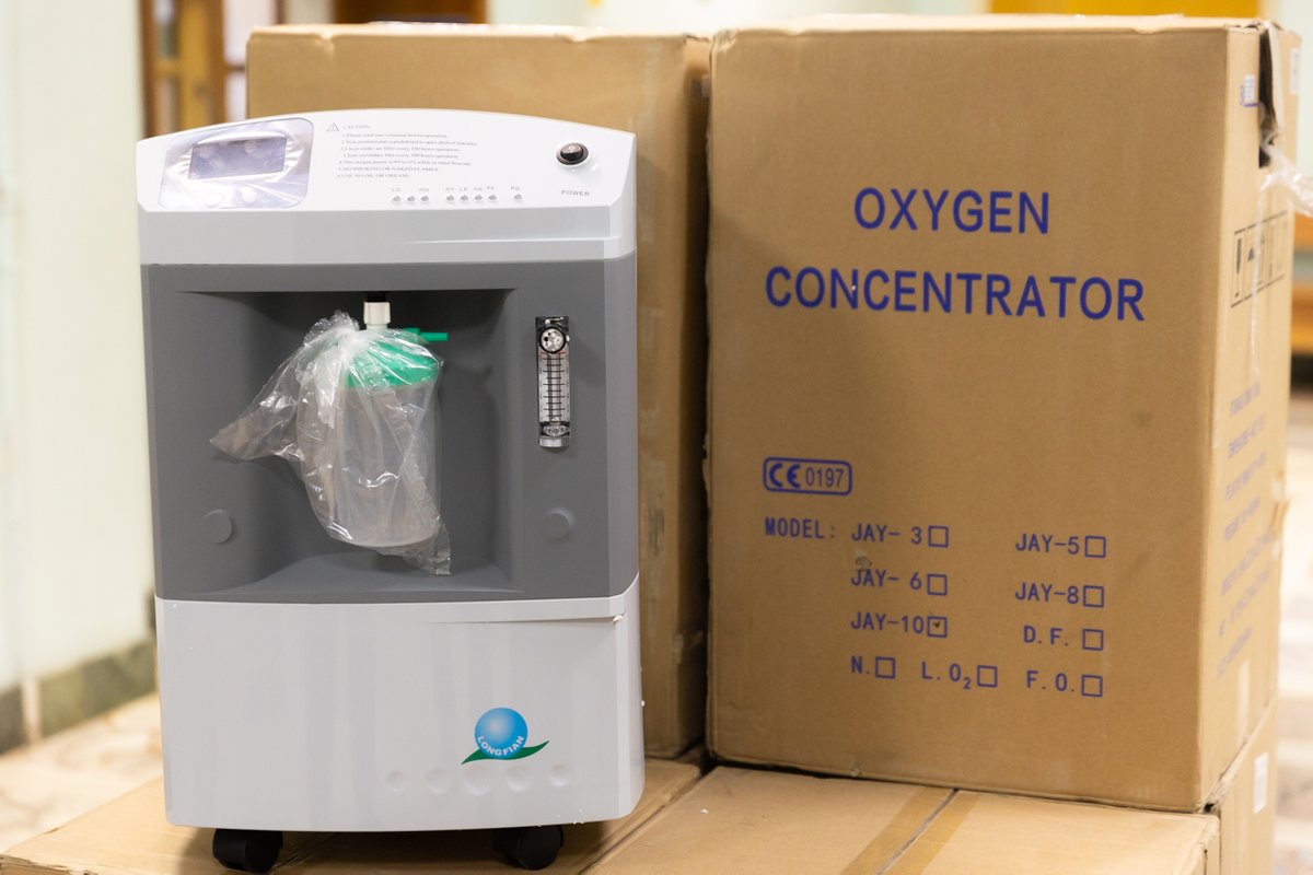 В городскую больницу поступили кислородные концентраторы для больных COVID-19
