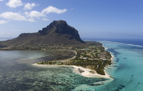 Маврикий снимает ограничения для туристов из РФ, привитых «Спутником V»