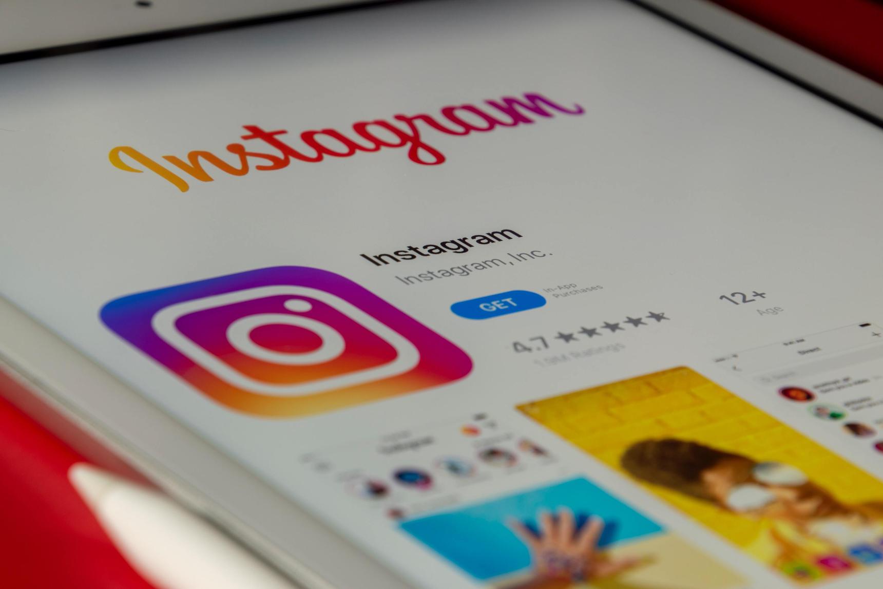 В трансляции Instagram разрешат добавлять модераторов