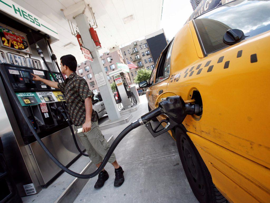 Цена на нефть в Японии выросла до максимума за две недели