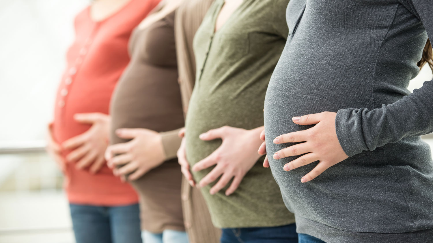 С 1 января изменится порядок выплат по беременности и родам