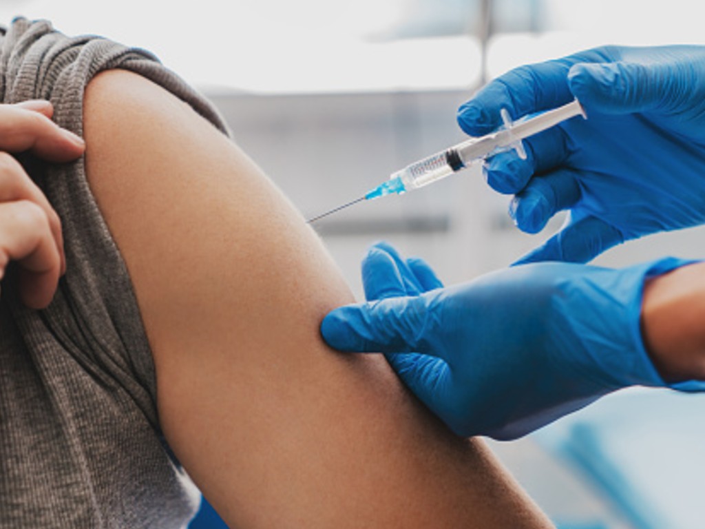 Житель Новой Зеландии за один день сделал 10 прививок от COVID