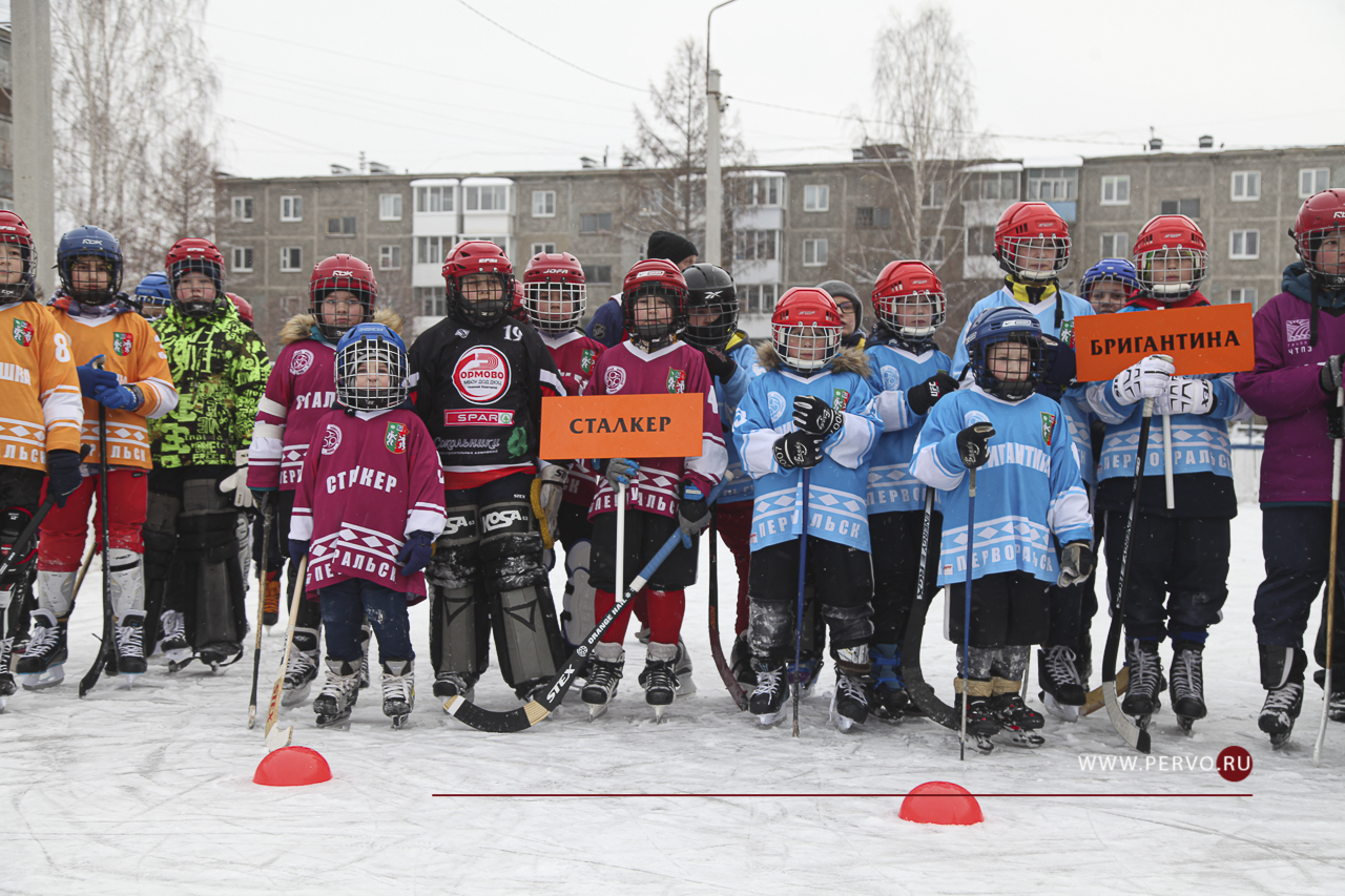 Команды городских дворовых клубов открыли хоккейный сезон 2021/2022