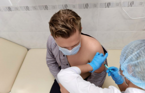 Минздрав утвердил национальный календарь прививок, в том числе против COVID-19