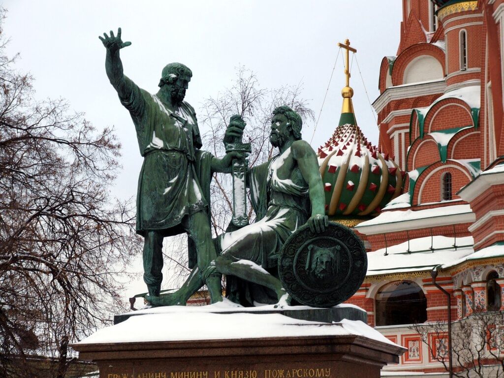 На Красной площади демонтировали памятник Минину и Пожарскому