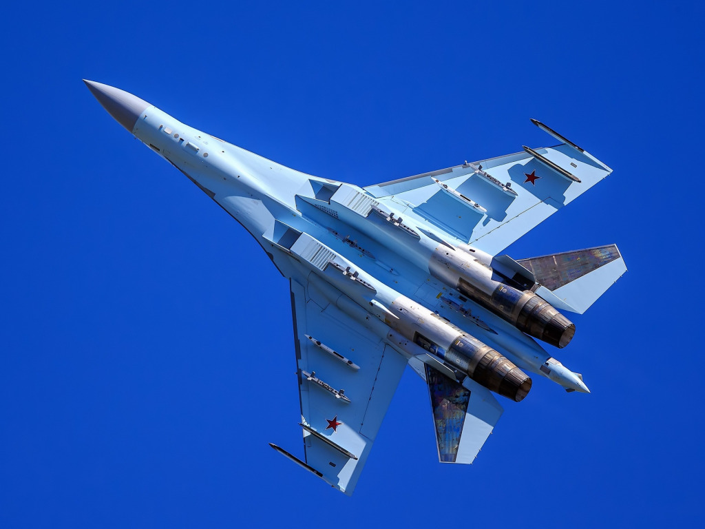 В Минобороны России заявили о перебазировании в Белоруссию современных истребителей