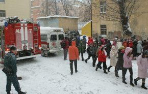 В Екатеринбурге эвакуировали две школы