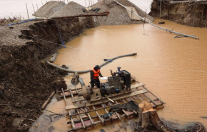 В Перу рекордно вырос уровень ртутного загрязнения из-за добычи золота