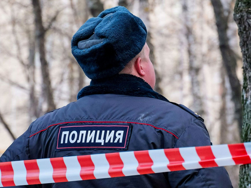 В Екатеринбурге неизвестный зверски избил женщину