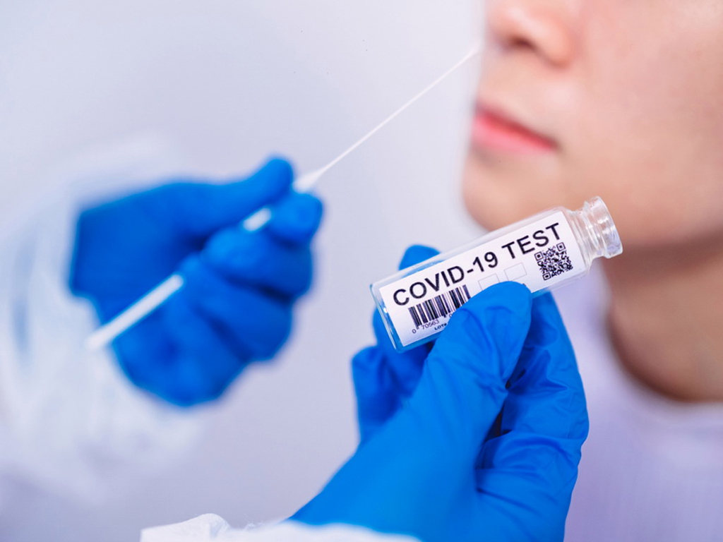 Роспотребнадзор отменил норматив тестирования населения на COVID-19