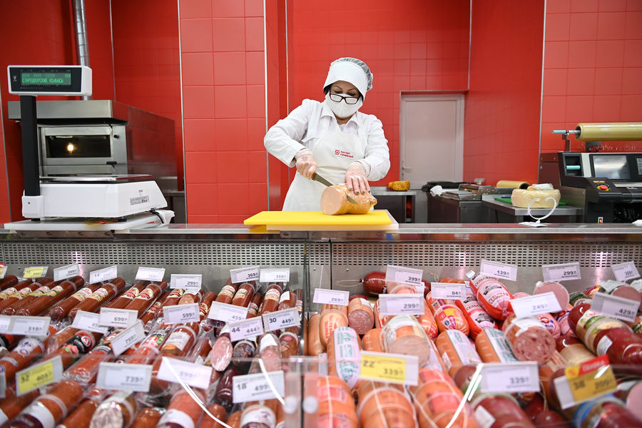 Производители колбасы и сосисок предупредили о нехватке оболочек