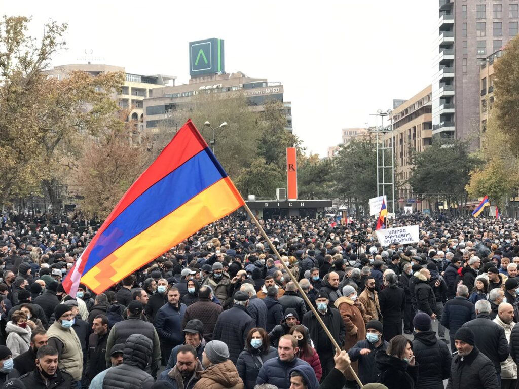 В Ереване задержали 125 участников участников протеста, перекрывших улицы