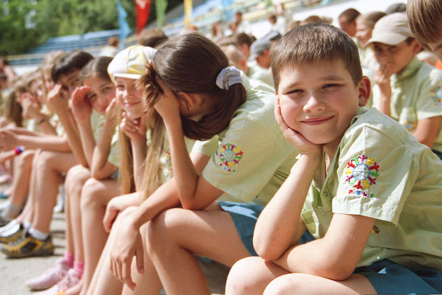 Роспотребнадзор объявил об отмене всех ограничений по COVID-19 в детских лагерях