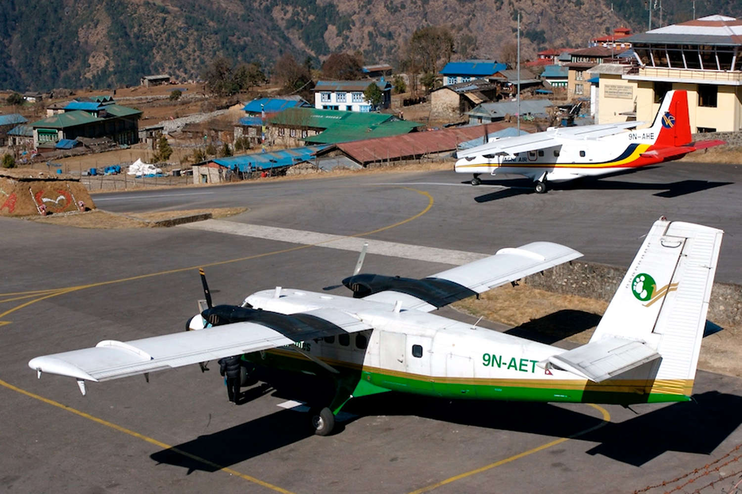 В Непале нашли обломки самолета, пропавшего спустя несколько минут после вылета