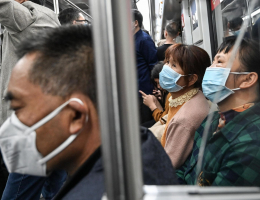 В Шанхае городской метрополитен прекратил работу из-за вспышки COVID-19 в городе