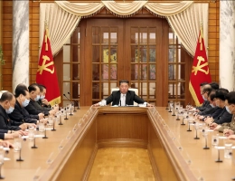 Ким Чен Ын назвал распространение коронавируса крупнейшим потрясением с основания КНДР