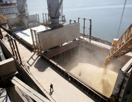 Лавров назвал условия для беспрепятственного прохода судов с зерном из портов Украины