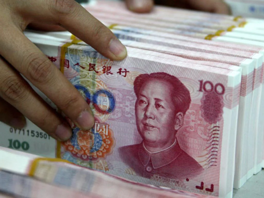 Сбербанк приостановил расчеты по внешнеторговым договорам в юанях
